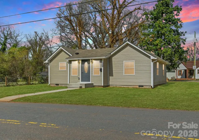 2nd image of 3900 Plainview Rd, Charlotte, NC 28208 | MLS# 4355687