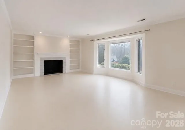 3rd image of 111 Bluffview Ln, Flat Rock, NC 28731