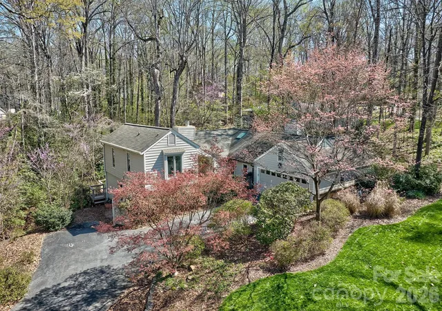 Photo 1 of Single family home for sale at 31 Fairway Ridge, Clover, SC 29710 | MLS# 4355694 | Listing updated on 2026-09-27