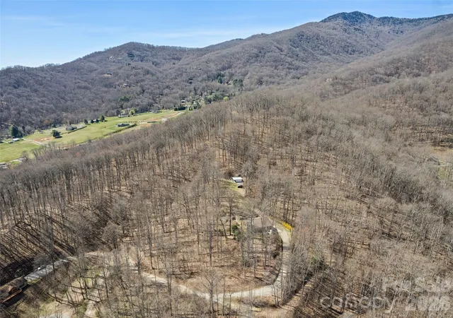 Photo 4 of Single family home for sale at 401 Tipstill Cvs, Waynesville, NC 28786 | MLS# 4355703 | Listing updated on 2026-09-16