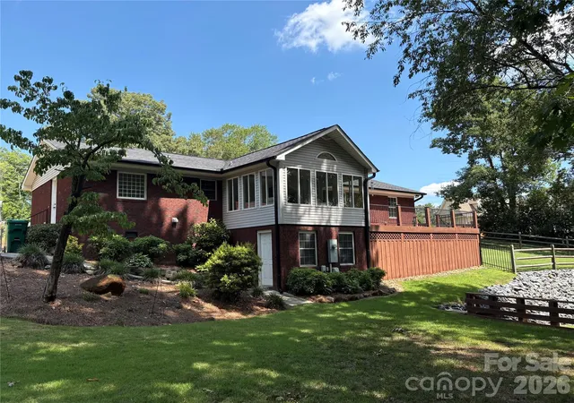 Homes for sale in Norwood, NC | 572 Acorn Acres Rd, Norwood, NC 28128 | MLS# 4355916