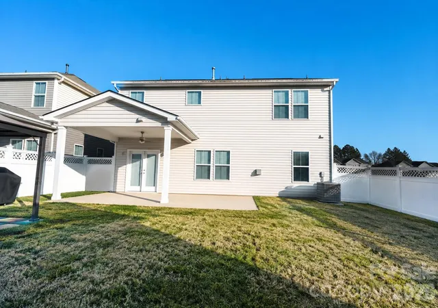 3rd image of 4320 Staffordshire Ln, Charlotte, NC 28213 | MLS# 4355945