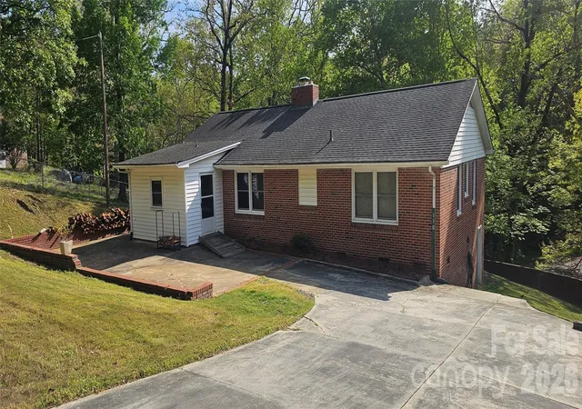 Photo 2 of Single family home for sale at 110 Crestwood Dr, Chester, SC 29706 | MLS# 4355972 | Listing updated on 2026-09-22