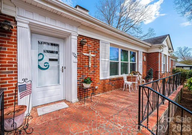 3rd image of 1724 2Nd Ave Nw, Hickory, NC 28601 | MLS# 4356126