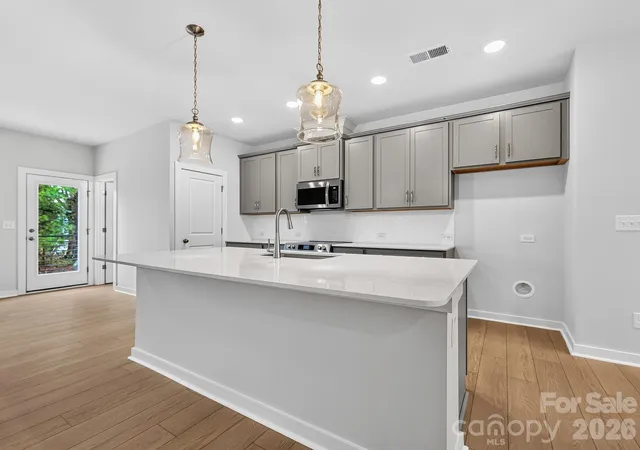 Photo 3 of Sale Pending at 1136 Bismuth Ln, Charlotte, NC 28211 | MLS# 4356205 | Listing updated on 2026-09-01