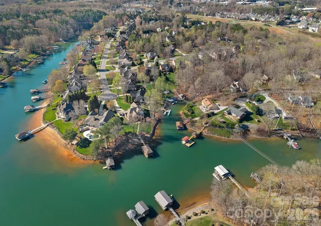 Photo 3 of Single family home for sale at 2474 Green Point Ln, Denver, NC 28037 | MLS# 4356317 | Listing updated on 2026-10-09