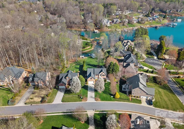 Photo 4 of Single family home for sale at 2474 Green Point Ln, Denver, NC 28037 | MLS# 4356317 | Listing updated on 2026-10-09
