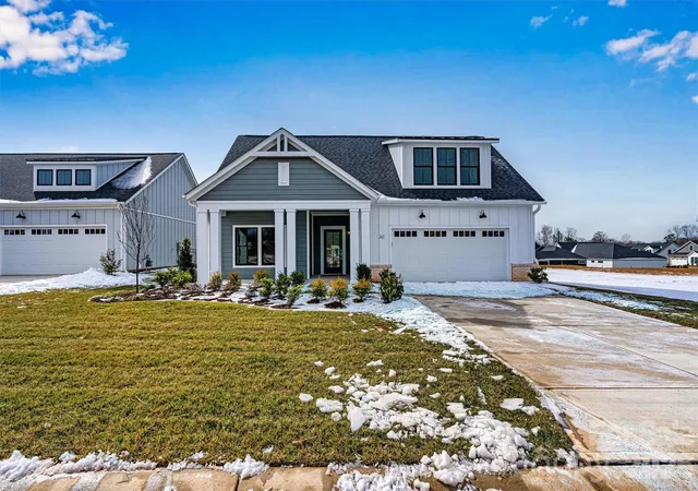Photo 1 of Sale Pending at 169 Alenda Lux Cir, Mooresville, NC 28115 | MLS# 4356433 | Listing updated on 2026-08-18
