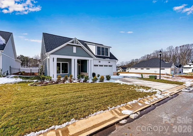 Photo 2 of Sale Pending at 169 Alenda Lux Cir, Mooresville, NC 28115 | MLS# 4356433 | Listing updated on 2026-08-18