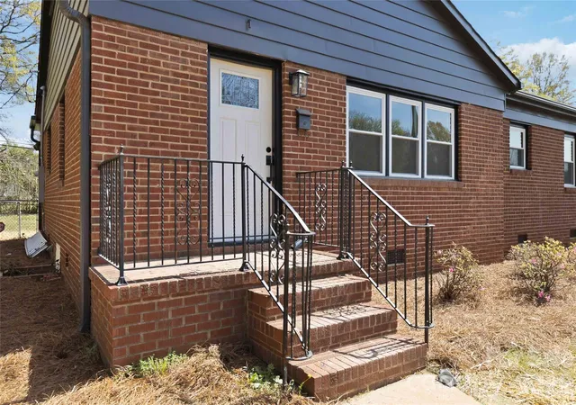 3rd image of 3609 Eastway Dr, Charlotte, NC 28205 | MLS# 4356441