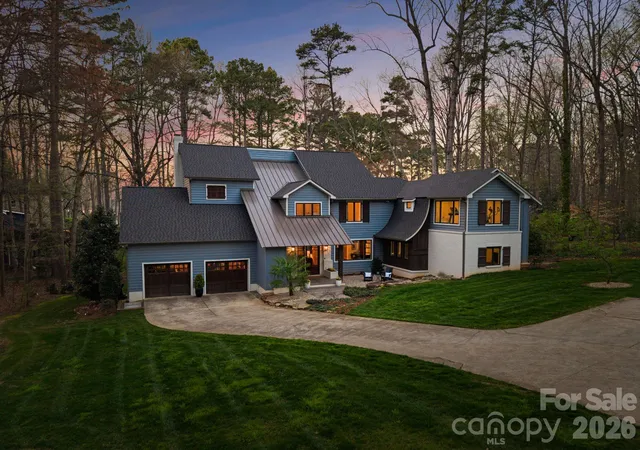 Photo 2 of Single family home for sale at 16208 Weatherly Way, Huntersville, NC 28078 | MLS# 4356568 | Listing updated on 2026-10-18