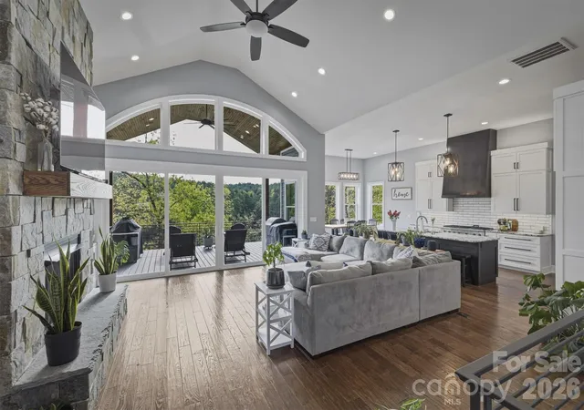 3rd image of 10 Otter Cove Ct, Nebo, NC 28761 | MLS# 4356573