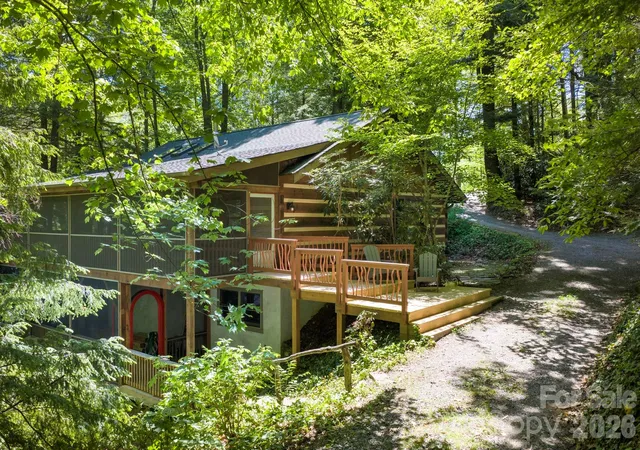 Homes for sale in Fairview, NC | 14 Weeping Cherry Forest Rd, Fairview, NC 28730 | MLS# 4356619