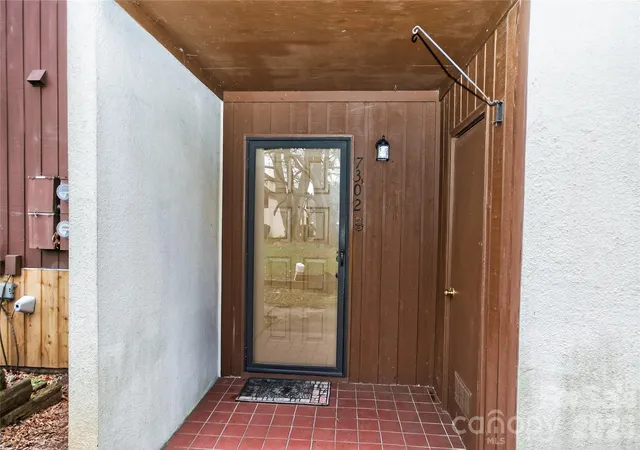 image of 7302 Winery Ln, Charlotte, NC 28227