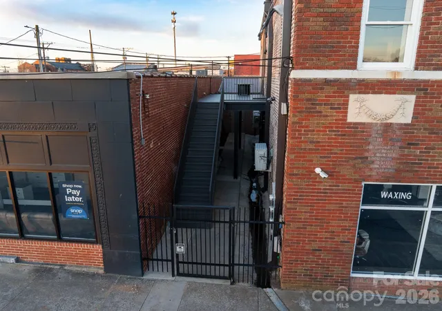 Listing Photo 2 - Condo for sale in building located at 121 N Main St, Lexington, NC 27292 - Unit #