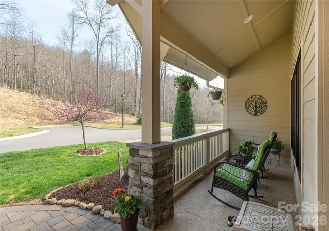 Homes for sale in Hendersonville, NC | 96 Copper Creek Ln, Hendersonville, NC 28739 | MLS# 4356746