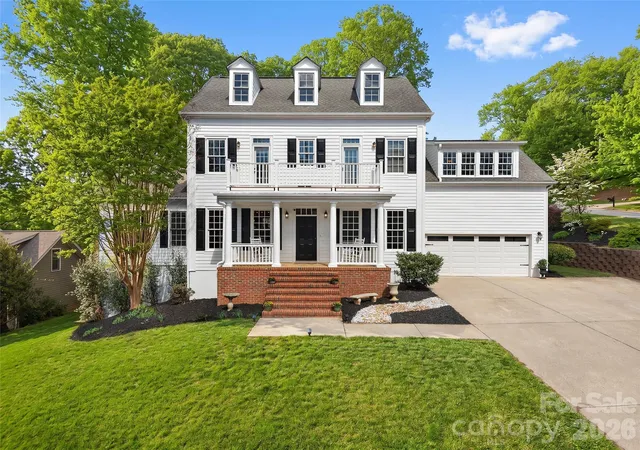 Photo 1 of Single family home for sale at 21 Dianthus Dr, Asheville, NC 28803 | MLS# 4356778 | Listing updated on 2026-09-25
