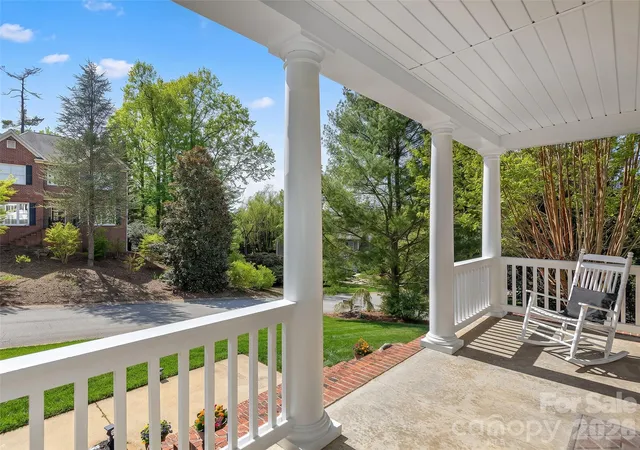 Photo 4 of Single family home for sale at 21 Dianthus Dr, Asheville, NC 28803 | MLS# 4356778 | Listing updated on 2026-09-25