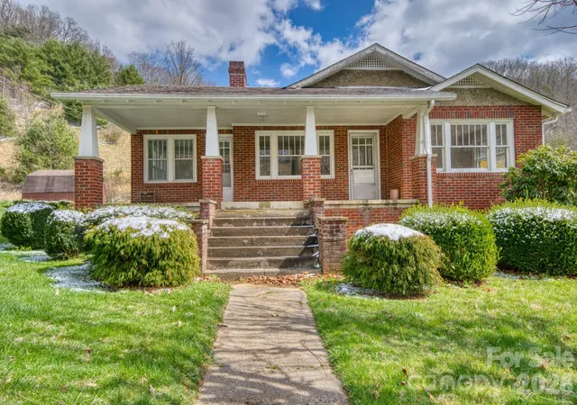 Photo 2 of Single family home for sale at 6090 Us 23 Hwy, Mars Hill, NC 28754 | MLS# 4356782 | Listing updated on 2026-09-25