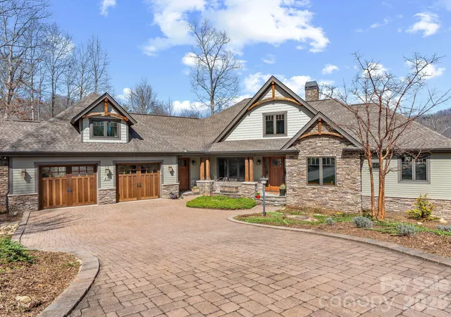 2nd image of 276 Stone Valley Wy, Hendersonville, NC 28792 | MLS# 4356812