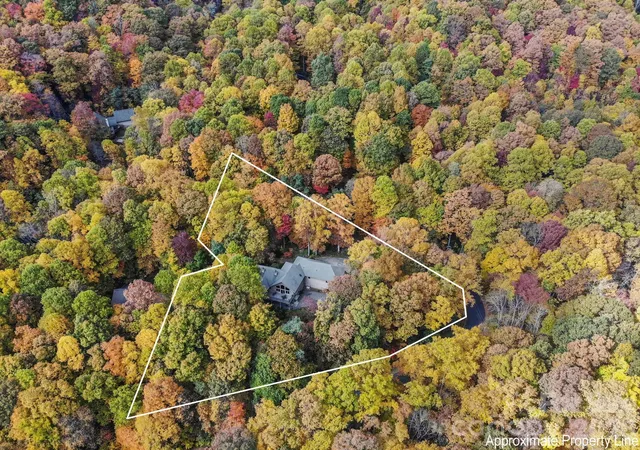 Photo 3 of Single family home for sale at 30 Laurel Branch Dr, Black Mountain, NC 28711 | MLS# 4356926 | Listing updated on 2026-07-24