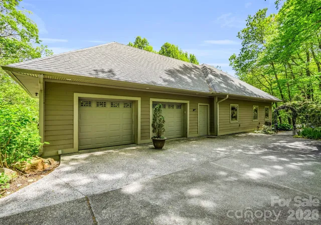 Photo 3 of Single family home for sale at 30 Laurel Branch Dr, Black Mountain, NC 28711 | MLS# 4356926 | Listing updated on 2026-07-24