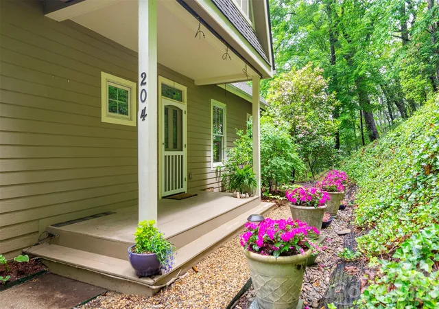 4th image of 204 Briarcliff Dr #5, Asheville, NC 28804 | MLS# 4356958