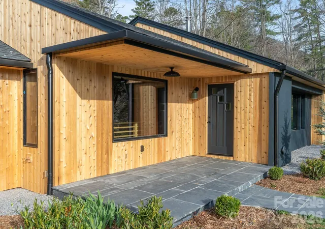 5th image of 330 Windsor Rd, Asheville, NC 28804 | MLS# 4357003