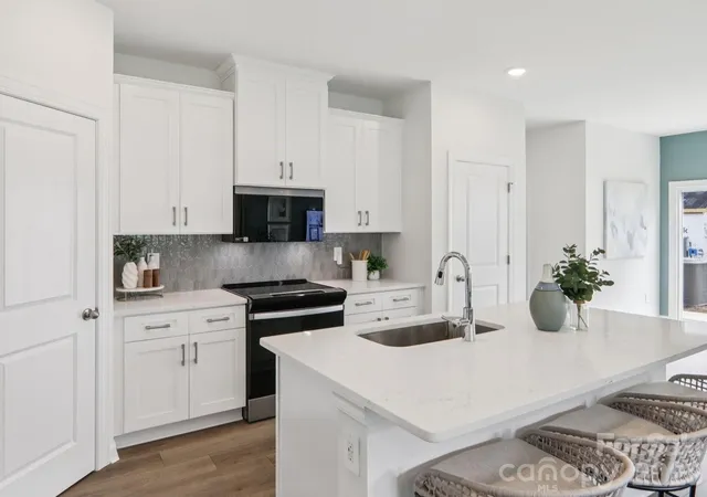 3rd image of 437 Markridge Loop, Fort Mill, SC 29708 | MLS# 4357019