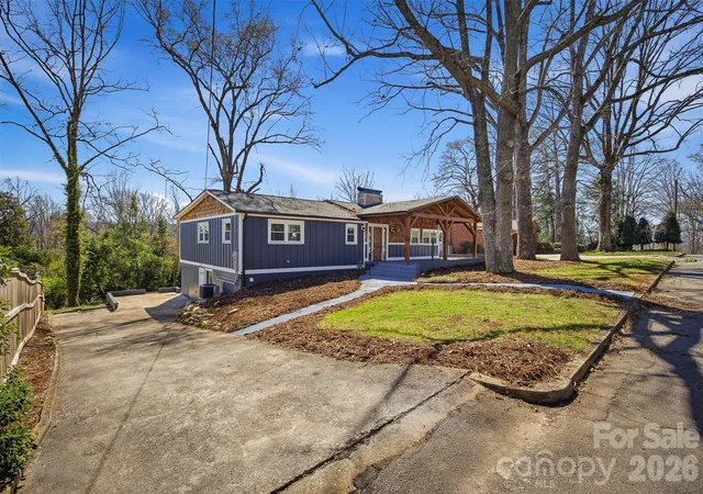 Photo 1 of Single family home for sale at 223 W Park Dr, Morganton, NC 28655 | MLS# 4357060 | Listing updated on 2026-10-09
