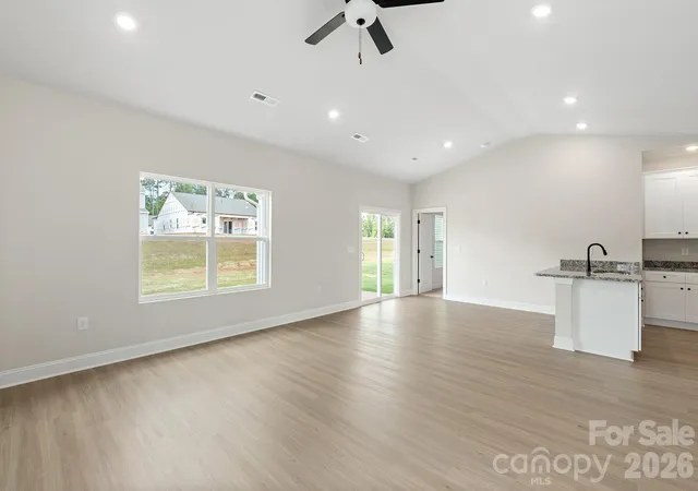 5th image of 6718 Fairford Dr, Charlotte, NC 28215 | MLS# 4357098