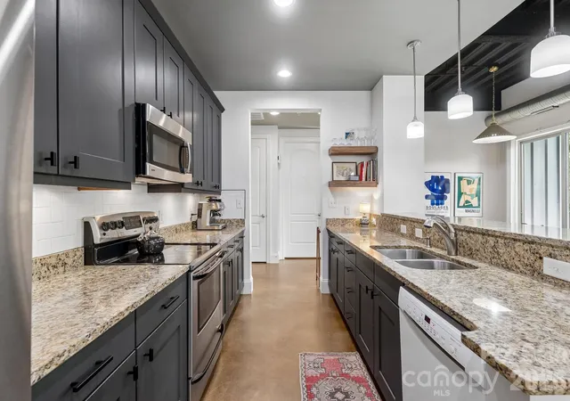 4th image of 2338 Yadkin Ave, Charlotte, NC 28205