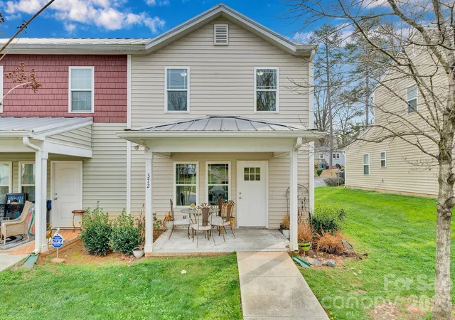 Photo 1 of Townhouse for sale at 372 E Mills Ave, Mooresville, NC 28115 | MLS# 4357217 | Listing updated on 2026-10-15