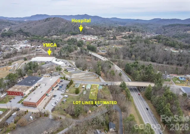 Homes for sale in Spruce Pine, NC | 400 Summit Ave, Spruce Pine, NC 28777 | MLS# 4357256