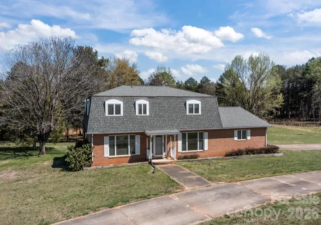 Photo 3 of Single family home for sale at 1463 Charlotte Hwy, Mooresville, NC 28115 | MLS# 4357295 | Listing updated on 2026-09-04