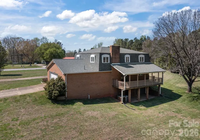 Photo 3 of Single family home for sale at 1463 Charlotte Hwy, Mooresville, NC 28115 | MLS# 4357295 | Listing updated on 2026-09-04