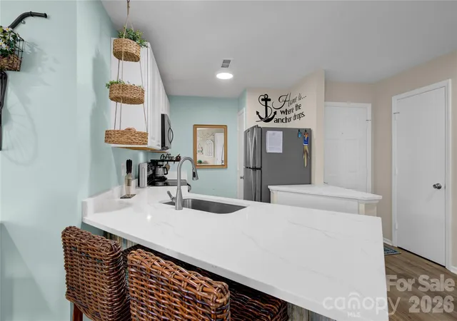 Listing Photo 5 - Condo for sale in building located at 18857 Vineyard Pt Ln, Cornelius, NC 28031