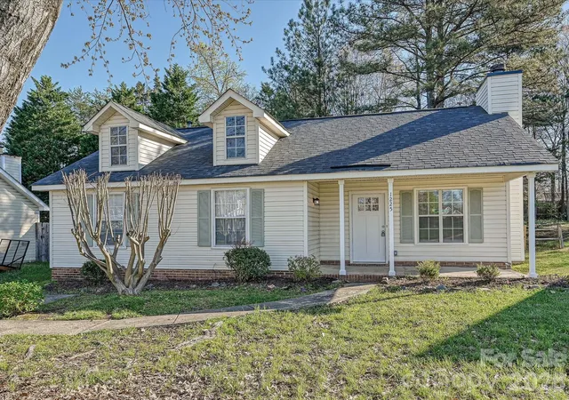 Single family home for sale at 1225 Eagles Landing Dr, Charlotte, NC 28214 | MLS# 4357532