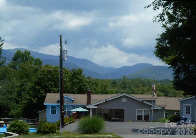 Homes for sale in Black Mountain, NC | 18 Herron St, Black Mountain, NC 28711 | MLS# 4357548