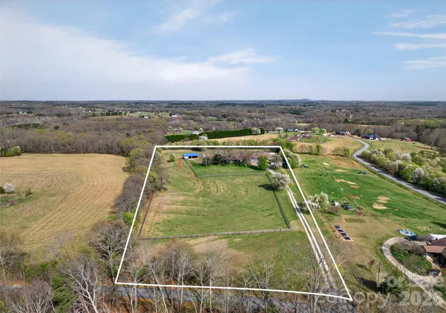 Photo 2 of Single family home for sale at 341 Ridings Rd, Chesnee, SC 29323 | MLS# 4357551 | Listing updated on 2026-09-06