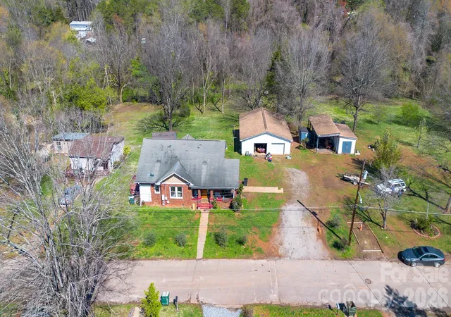 2nd image of 218 W 28th St, Newton, NC 28658 | MLS# 4357598
