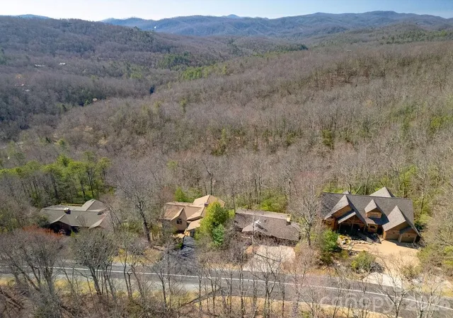 Photo 2 of Single family home for sale at 416 Kanasgowa Dr, Brevard, NC 28712 | MLS# 4357629 | Listing updated on 2026-08-16