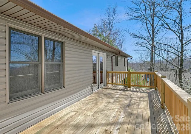 Photo 3 of Single family home for sale at 416 Kanasgowa Dr, Brevard, NC 28712 | MLS# 4357629 | Listing updated on 2026-08-16