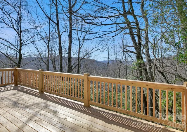 Photo 4 of Single family home for sale at 416 Kanasgowa Dr, Brevard, NC 28712 | MLS# 4357629 | Listing updated on 2026-08-16