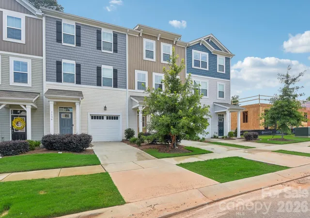 2nd image of 1134 Keydet Dr, Charlotte, NC 28216 | MLS# 4357751