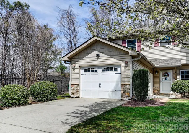 1st image of 7 Mahogany Rd, Arden, NC 28704 | MLS# 4357800