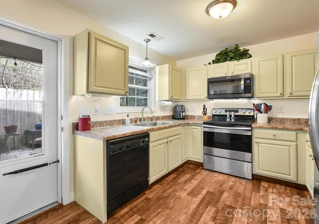 5th image of 7 Mahogany Rd, Arden, NC 28704 | MLS# 4357800