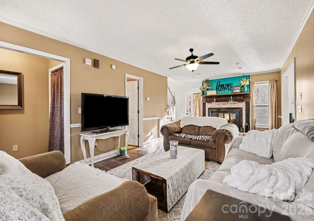 Homes for sale in Concord, NC | 1162 Crestmont Dr Se, Concord, NC 28025 | MLS# 4357805