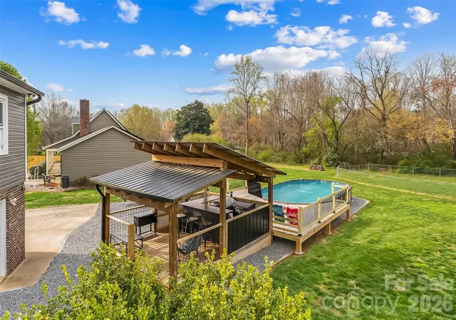 1st image of 1757 Castlewood Ct, Hickory, NC 28602 | MLS# 4357839