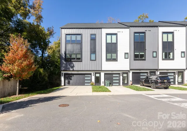 2nd image of 3538 Saker Ln, Charlotte, NC 28211 | MLS# 4357840